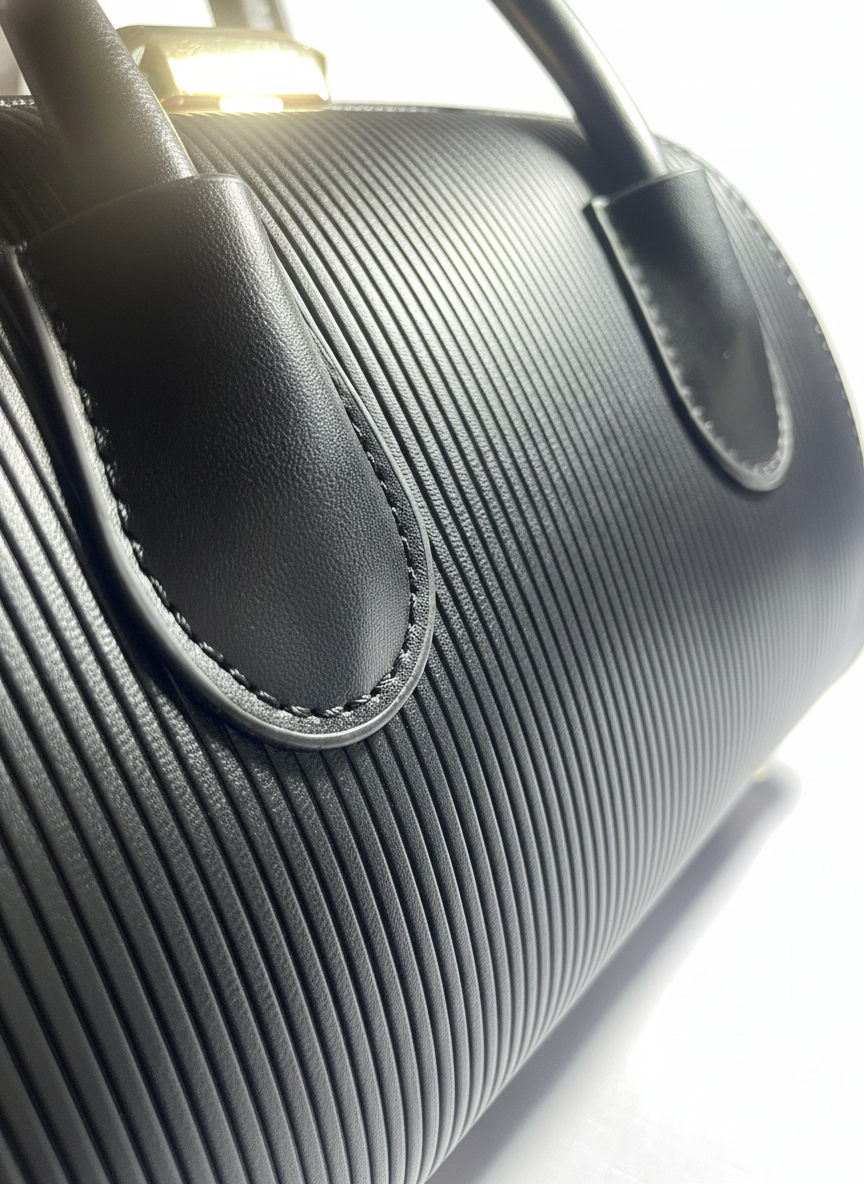 Elegant Black Textured Handbag – Premium Gold Hardware